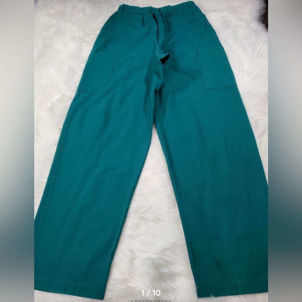 Dickies women’s turquoise Scrub Pants size medium
